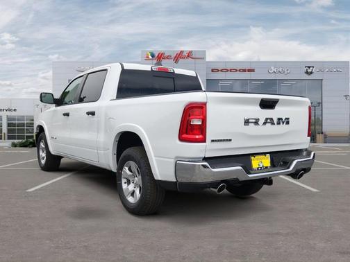 Bright White Clearcoat 2026 RAM 1500 Big Horn/Lone Star