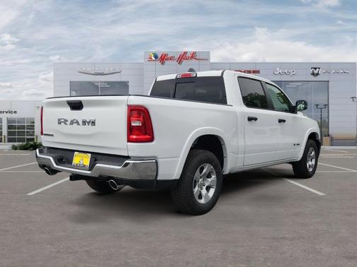 Bright White Clearcoat 2026 RAM 1500 Big Horn/Lone Star