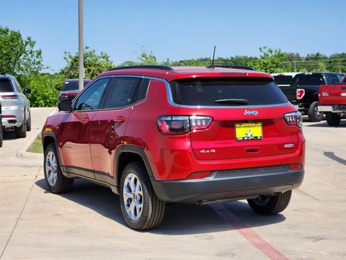 2025 Jeep Compass Latitude