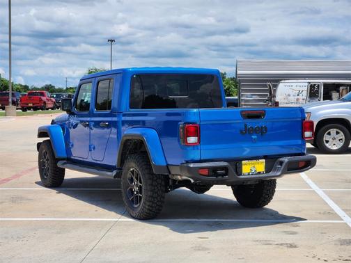 2025 Jeep Gladiator Sport