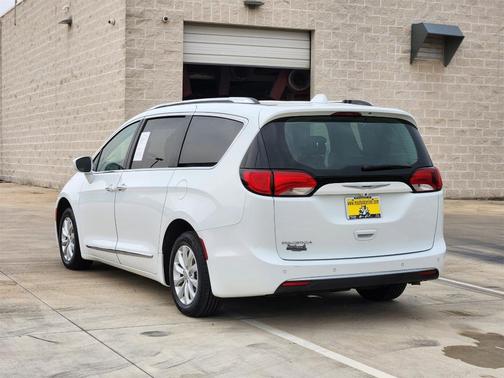 2019 Chrysler Pacifica Touring-L