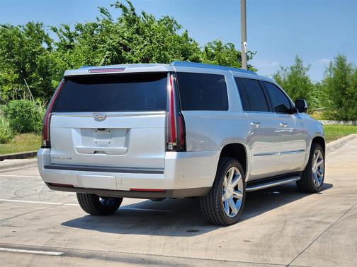 2017 Cadillac Escalade ESV Luxury