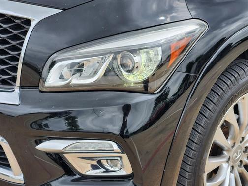2017 INFINITI QX80 Base
