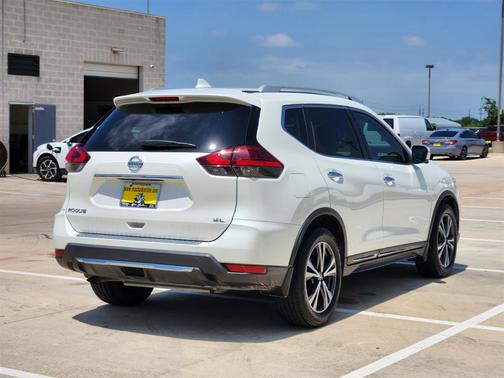 2017 Nissan Rogue SL