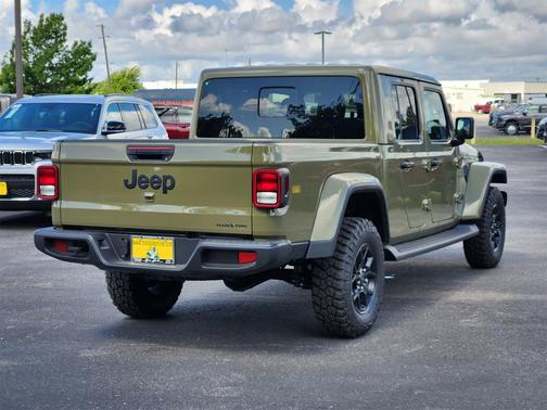 2025 Jeep Gladiator Sport