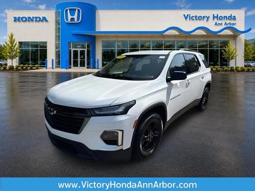 Summit White 2022 Chevrolet Traverse LS