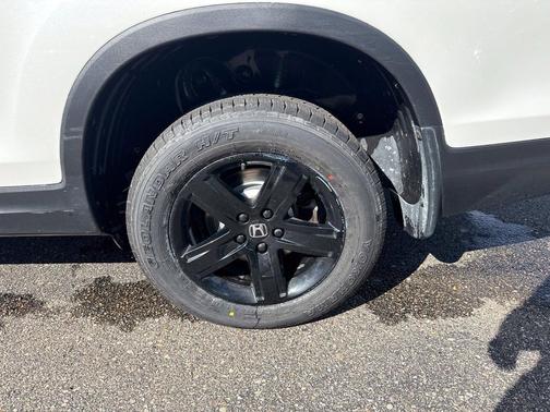 Platinum White 2022 Honda Ridgeline Black