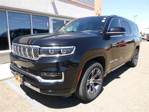 Diamond Black Crystal Pearlcoat 2024 Jeep Grand Wagoneer L 4x4