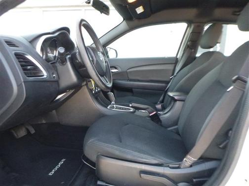 2012 Dodge Avenger SE