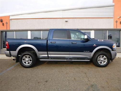 2021 RAM 3500 Laramie Crew Cab 4x4 6'4' Box