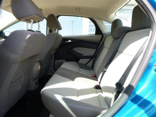 Blue 2013 Ford Focus SE