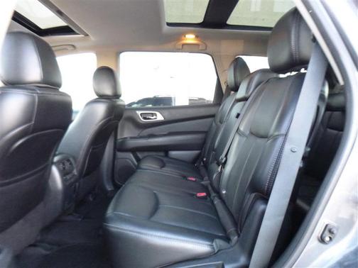 2017 Nissan Pathfinder Platinum