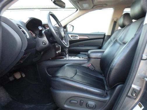 2017 Nissan Pathfinder Platinum