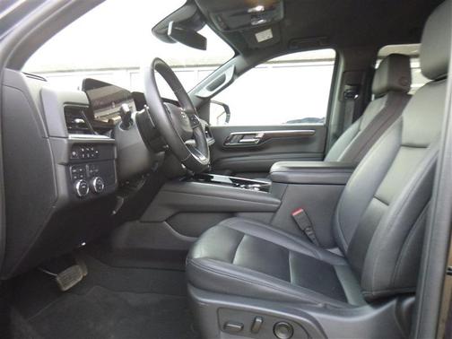 2025 Chevrolet Suburban 4WD Z71