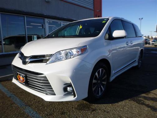 2020 Toyota Sienna SE