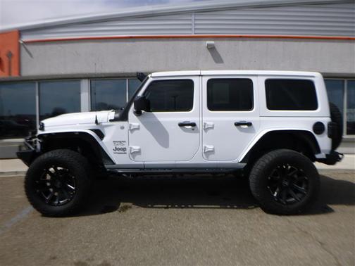Bright White 2021 Jeep Wrangler Unlimited Sahara