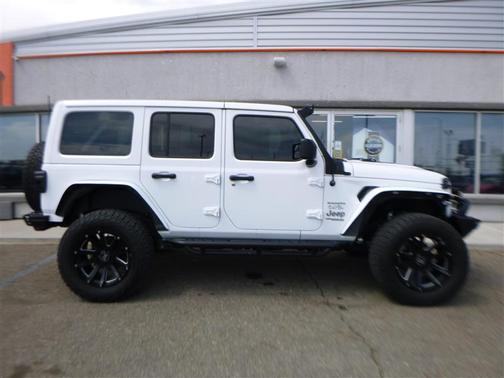 Bright White 2021 Jeep Wrangler Unlimited Sahara