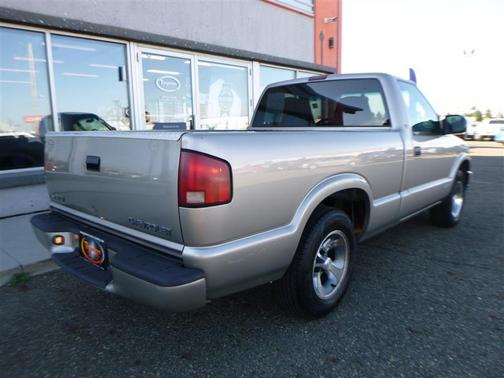 2001 Chevrolet S-10 Base