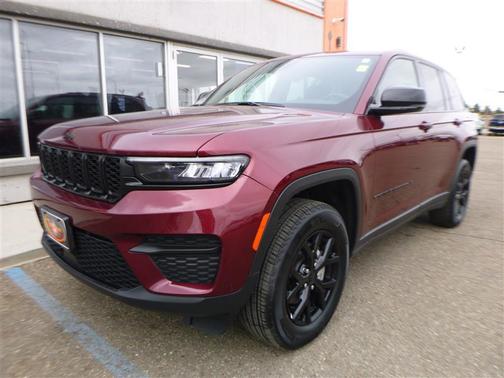 Velvet Red Pearlcoat 2025 Jeep Grand Cherokee Altitude