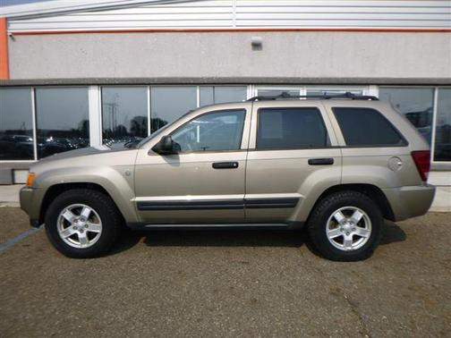 2005 Jeep Grand Cherokee Laredo