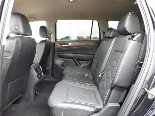 2024 Volkswagen Atlas 2.0T SE w/Technology 4MOTION