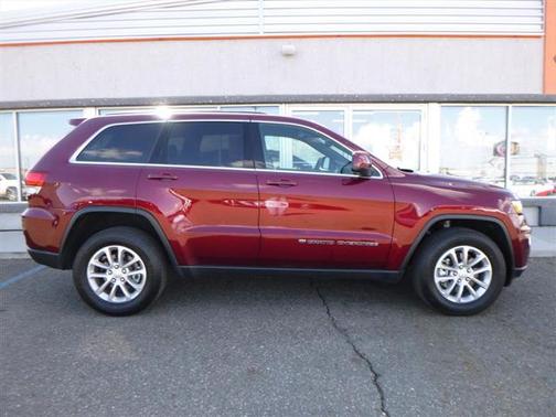 2022 Jeep Grand Cherokee Laredo