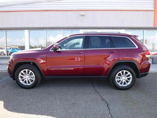 2022 Jeep Grand Cherokee Laredo