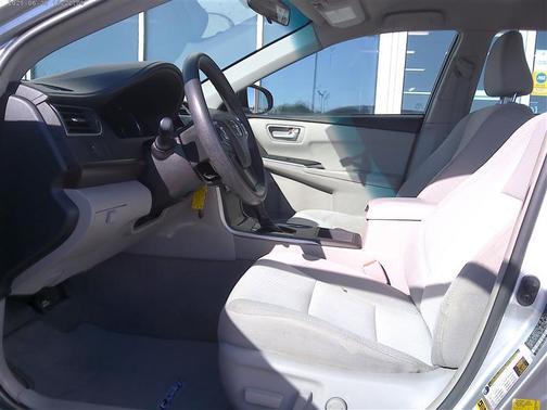 Celestial Silver Metallic 2017 Toyota Camry LE
