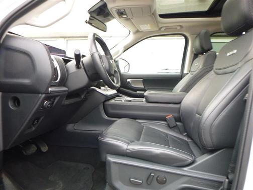 White 2025 Ford Expedition Max Platinum