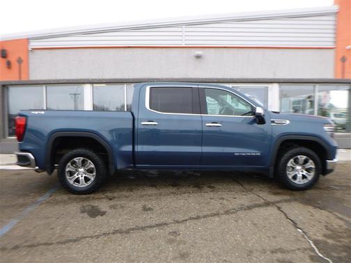 2024 GMC Sierra 1500 SLT