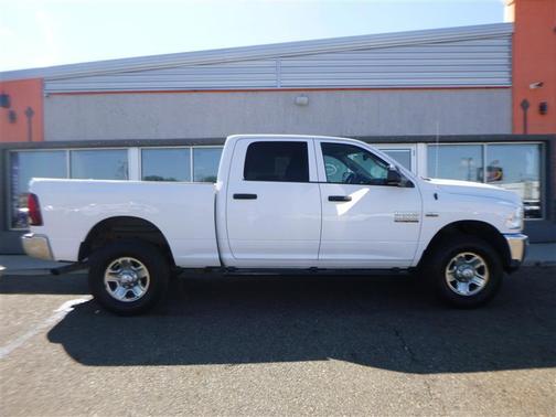 2017 RAM 2500 Tradesman Crew Cab 4x4 6'4' Box