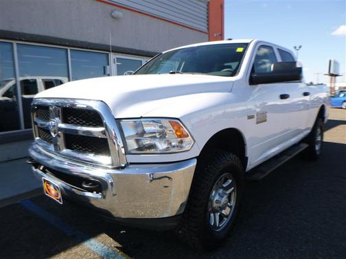 2017 RAM 2500 Tradesman Crew Cab 4x4 6'4' Box