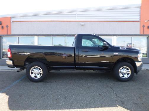 2020 RAM 2500 Tradesman Regular Cab 4X4 8' Box
