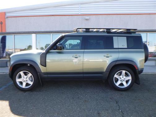 2022 Land Rover Defender 110 SE