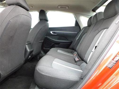 2022 Hyundai SONATA SE