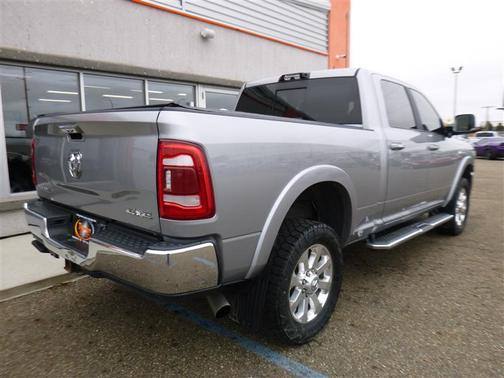 2022 RAM 2500 Laramie Crew Cab 4x4 6'4' Box