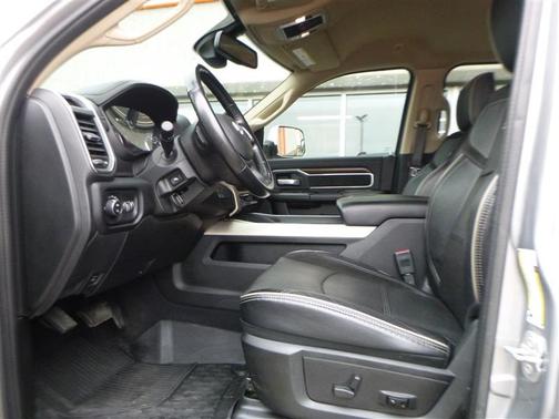 2022 RAM 2500 Laramie Crew Cab 4x4 6'4' Box