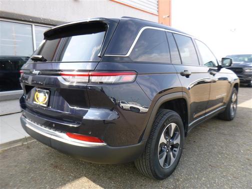 2022 Jeep Grand Cherokee 4xe Base