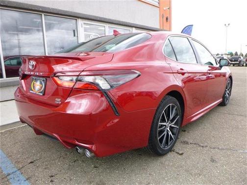 2022 Toyota Camry SE