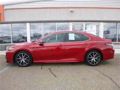 2022 Toyota Camry SE