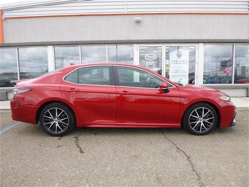 2022 Toyota Camry SE