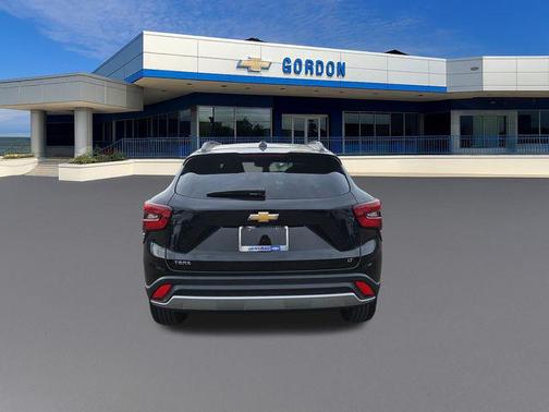 Black 2025 Chevrolet Trax LT