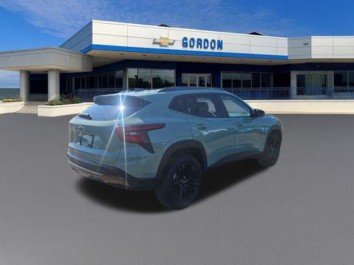 Green 2025 Chevrolet Trax FWD ACTIV