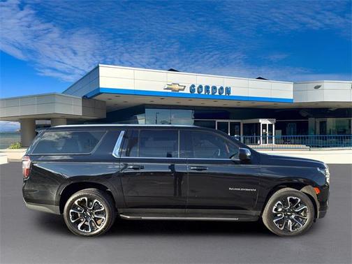 2023 Chevrolet Suburban LS