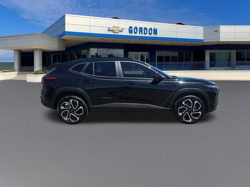 Black 2025 Chevrolet Trax FWD 2RS