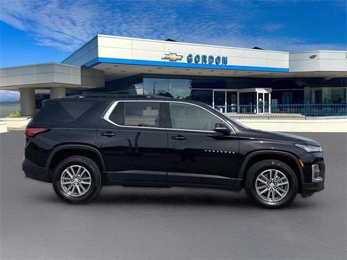 2022 Chevrolet Traverse LT Cloth