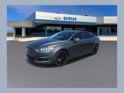 Gray 2014 Ford Fusion SE