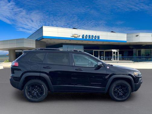 2020 Jeep Cherokee Trailhawk