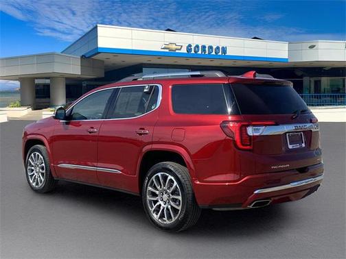 2023 GMC Acadia Denali