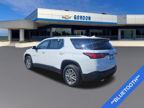 White 2023 Chevrolet Traverse LT Cloth